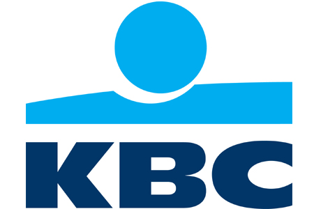 Klanten KBC ondertekenen documenten woonlening digitaal